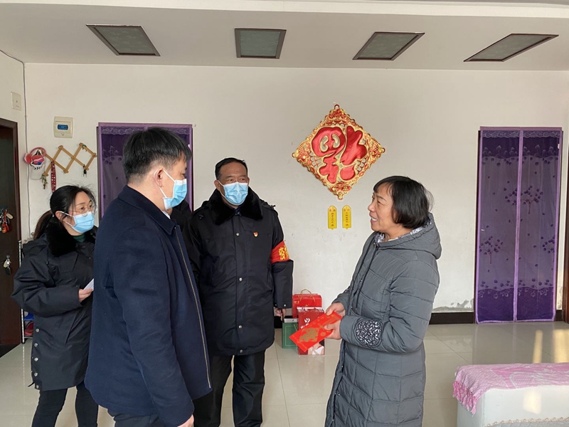 九一国产精品走访慰问老党员、因公去世党员干部家属